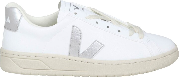 Veja Women's V-10 Leather Trainers - Silver
