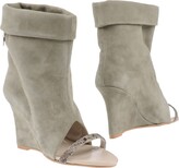 Thumbnail for your product : SERAFINI ETOILE Ankle Boots Grey