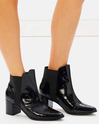 Atmos & Here ICONIC EXCLUSIVE - Belle Leather Ankle Boots