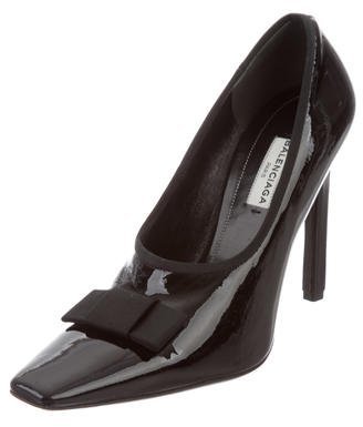 Balenciaga Bow-Embellished Patent Leather Pumps