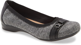 clarks kinzie orange