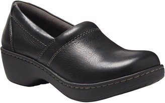eastland cynthia clog