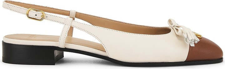 Valentino Garavani Valet Du Roi Ballerina Flat in Cream