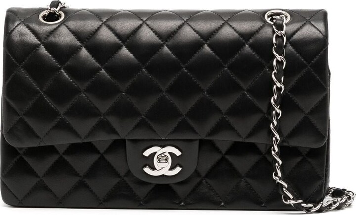 Chanel Double Flap Leather Shoulder Bag (pre-owned) in Black
