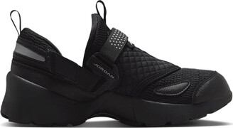 black jordan trunner