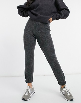 ASOS Petite DESIGN Petite co-ord knitted jogger in fluffy yarn in charcoal
