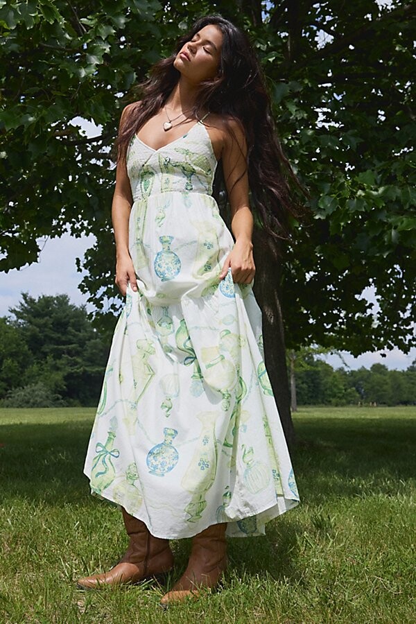 Kimchi & Blue Kimchi Blue Renee Smocked Tiered Maxi Dress in Green