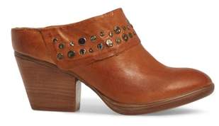 Sofft Gila Studded Mule
