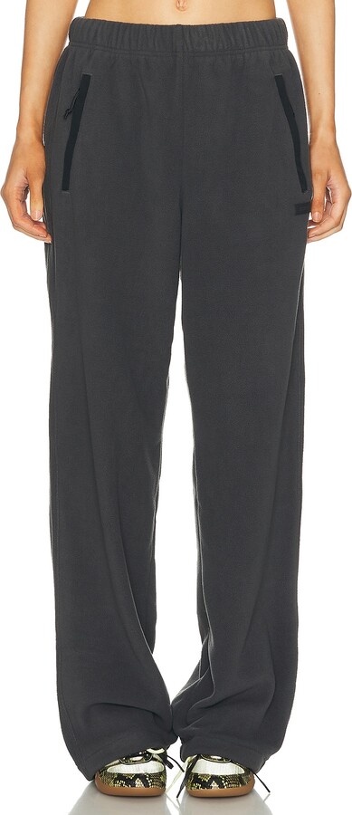 SKIMS Fleece Lounge Straight Leg Pant in Grey