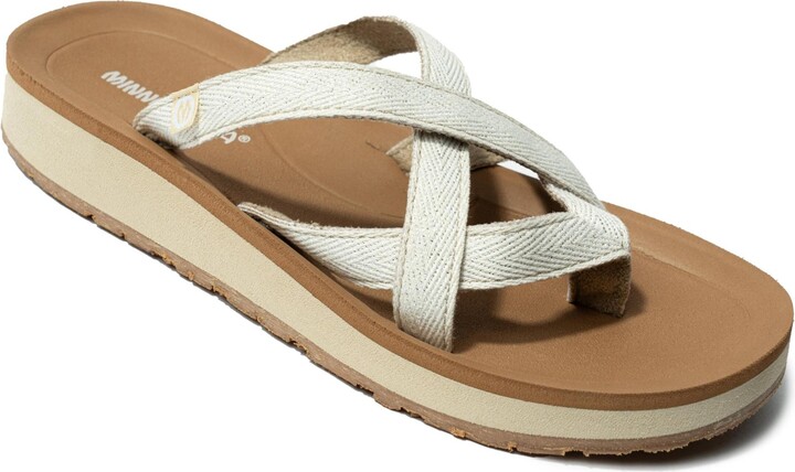 Minnetonka Women's Hanna 2.0 Multi Strap Thong Sandals