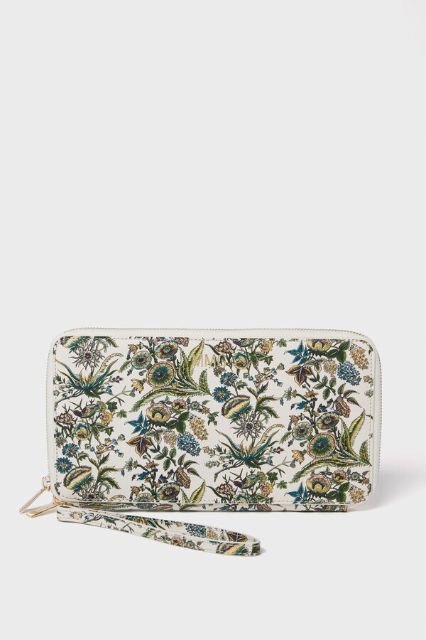 Tuckernuck Accessories Sharp Floral Travel Wallet