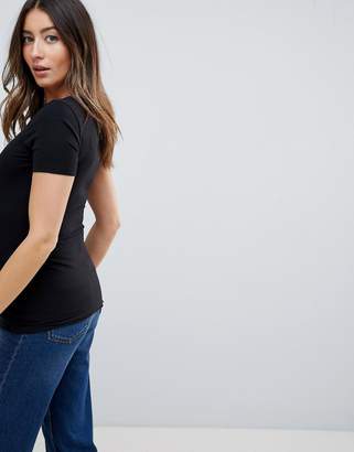 New Look Maternity fitted tee in black