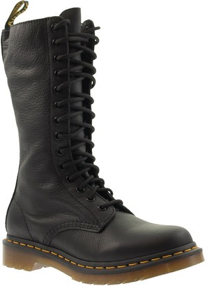 Dr. Martens Virginia Black Laced Boot