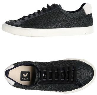 Veja Low-tops & trainers