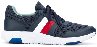 tommy shoes canada