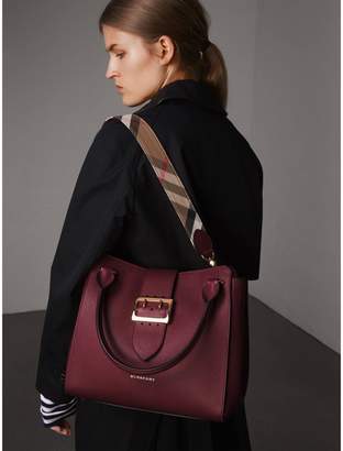 Burberry The Medium Buckle Tote in Grainy Leather