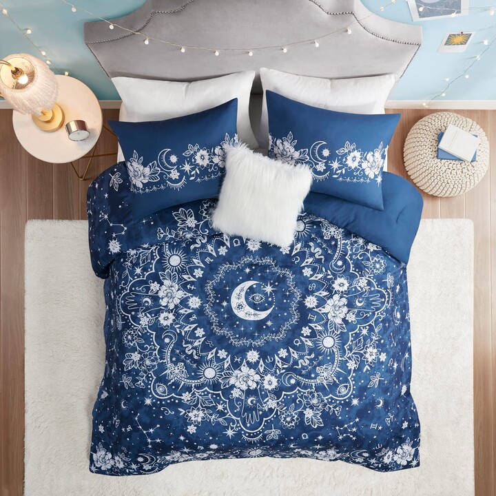 Intelligent Design Stella Cozy Comforter Set Cosmic