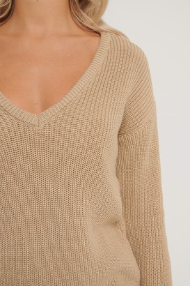 NA-KD Deep Front V-neck Knitted Sweater