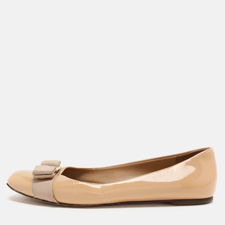 Ferragamo Beige Patent Leather Varina Ballet Flats Size 38