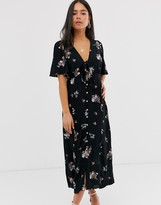 Thumbnail for your product : New Look tie front button down dress in floral print