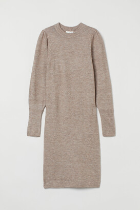 H&M MAMA Knitted puff-sleeved dress
