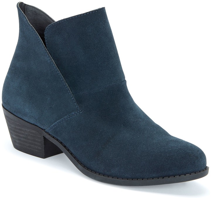 me too suede booties