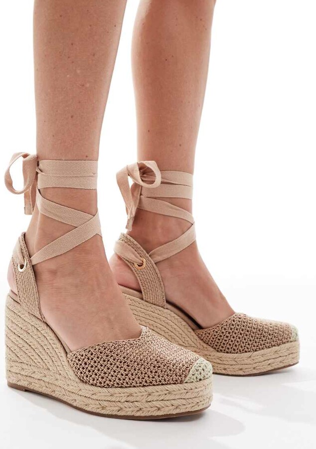 Schuh Velma closed toe wedge espadrilles in natural woven