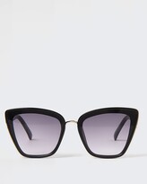Thumbnail for your product : River Island Womens Black Oversized Cat Eye Sunglasses