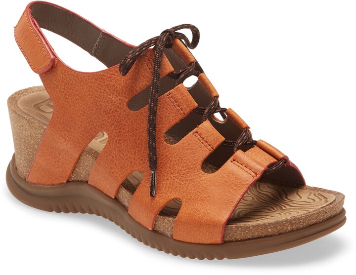 bionica chandra platform sandal