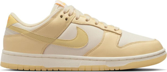 Dunk Low Sneakers