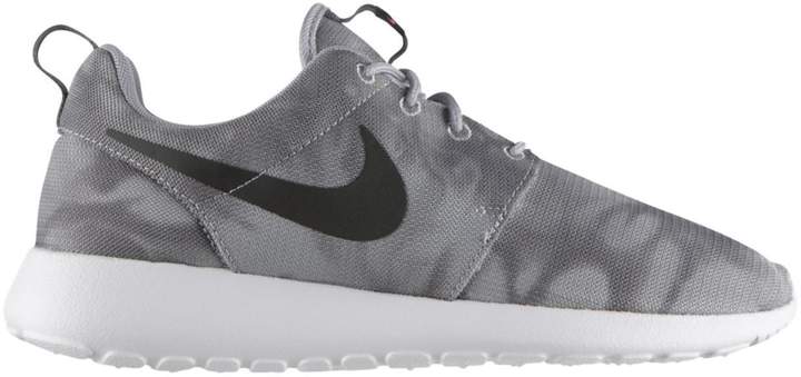 nike roshe run wolf grey