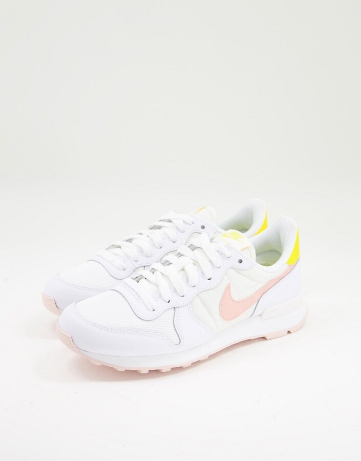 Nike Internationalist trainers in white and orange pearl - ShopStyle
