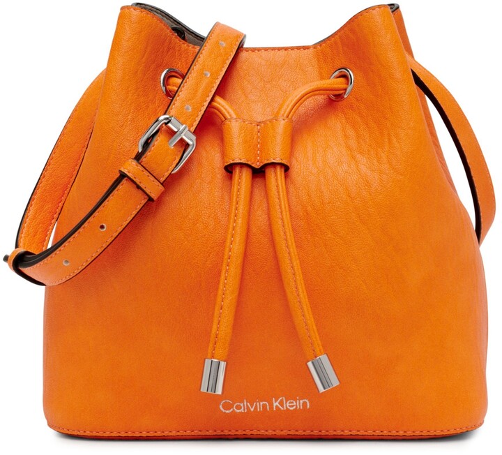 Somber doel kolonie Calvin Klein Gabrianna Mini Bucket Bag - ShopStyle