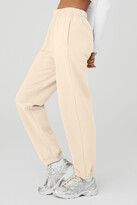 Thumbnail for your product : Alo Yoga Accolade Sweatpant in Black, Size: 2XS |
