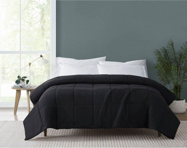 Truly Soft TrulySoftFull/QueenEverydaySolidDownAlternativeBlanketBlack