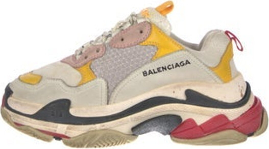 Balenciaga TRiple S Low Top Chunky Sneakers By Demna Gvasalia Grey Mesh Leather Trim Round-Toes Lace-Up Closure at Uppers