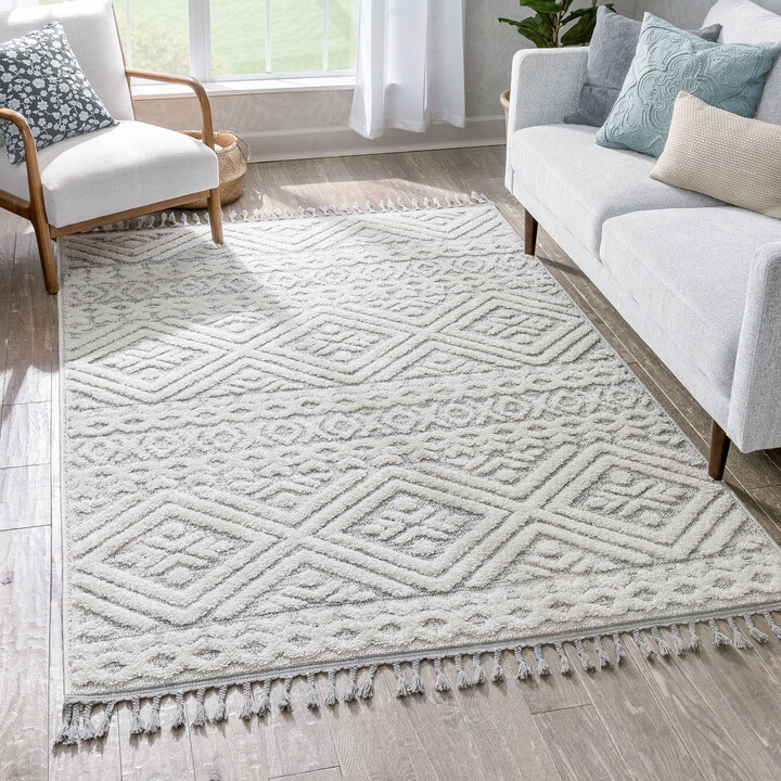 Well Woven Salem Eliana Tribal Geometric Chevron pattern Cream High-Low Textured 5'3" x 7'3" Area Rug