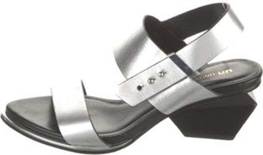United Nude