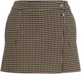 Checked shorts with button closure 