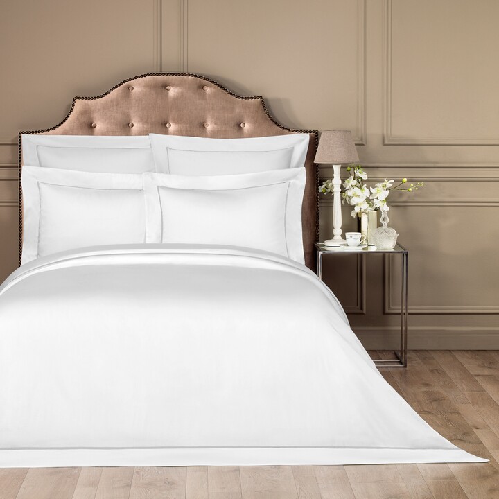 Togas Plaza Duvet Cover