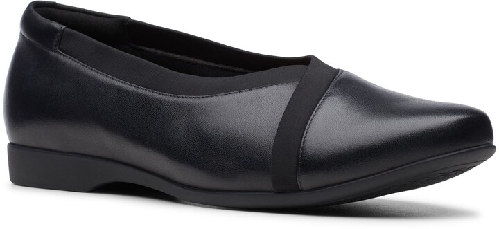 elderberry chunky chelsea boots in black