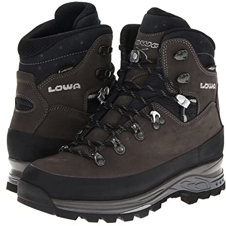 lowa tibet gtx hiking boots