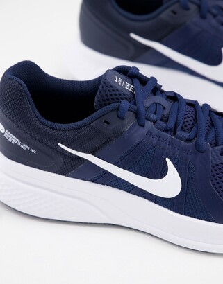 nike run swift 2 trainers