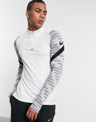 nike athletic clothes