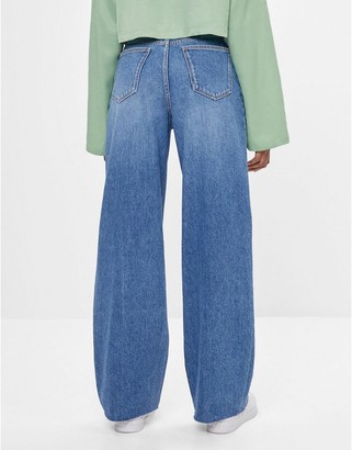 Bershka 90s wide leg baggy jeans in blue - ShopStyle