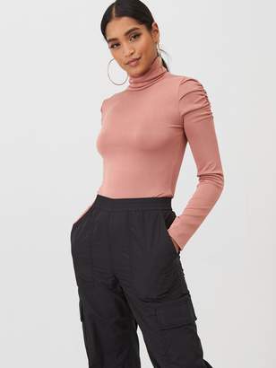 boohoo Roll Neck Top With Structure Shoulder - Rose