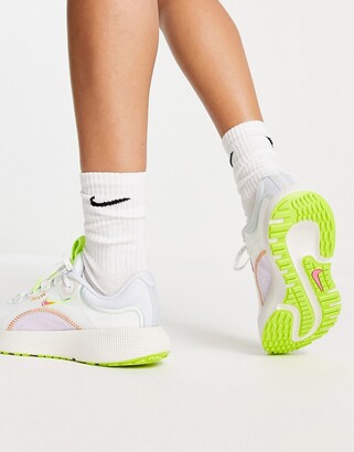 nike react escape run on feet