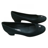 Thumbnail for your product : Chanel Pump