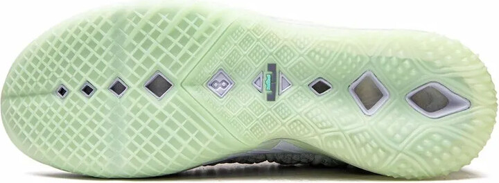x Diana Taurasi Lebron 18 ''Goat Vision" sneakers - Image 4