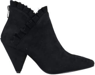 Romeo Gigli Ankle boots